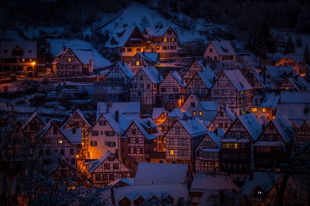 houses at night